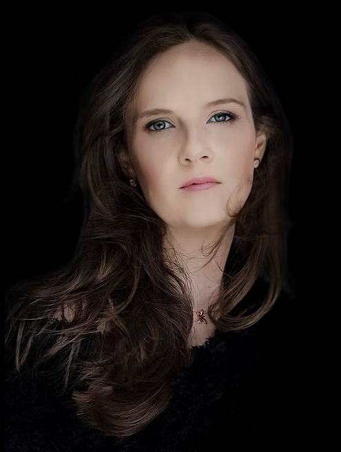 Michelle Bonato — artista por trás da MiaZoe